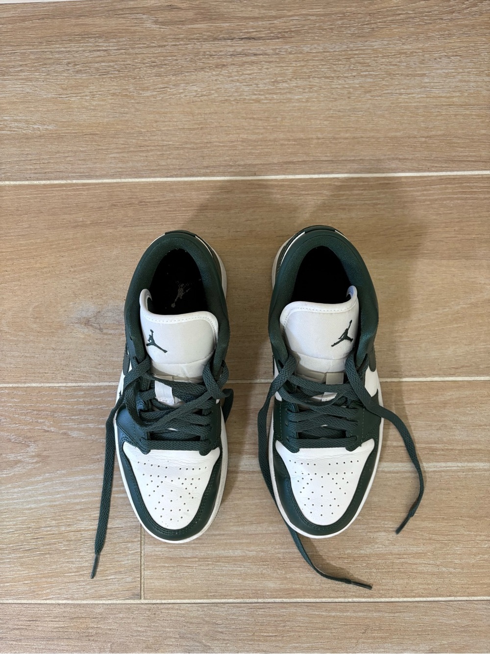 Nike Low-Top Sneakers in White and Dark Green
